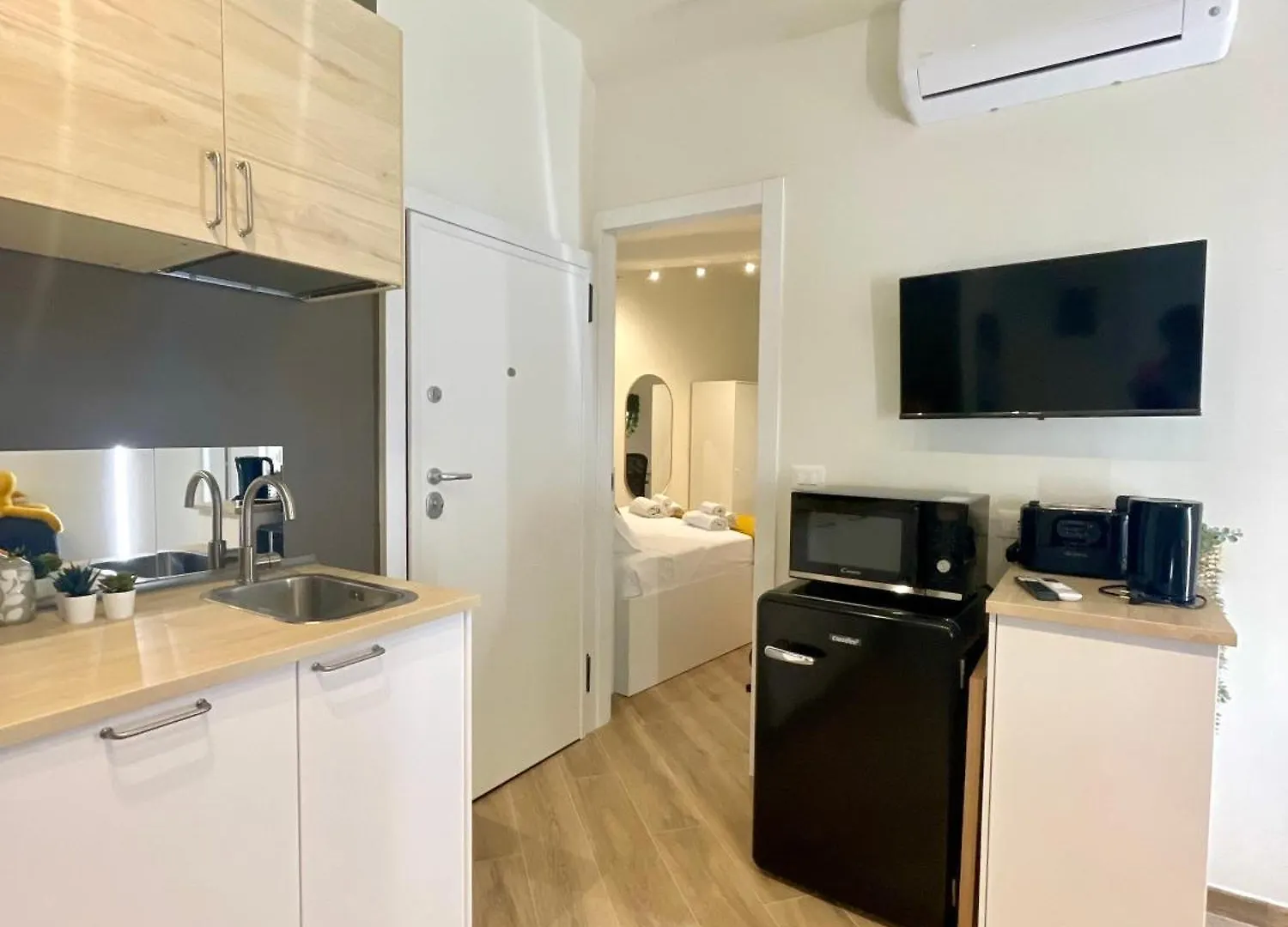 Happy Family Apartments Incantesimo Genoa Italy