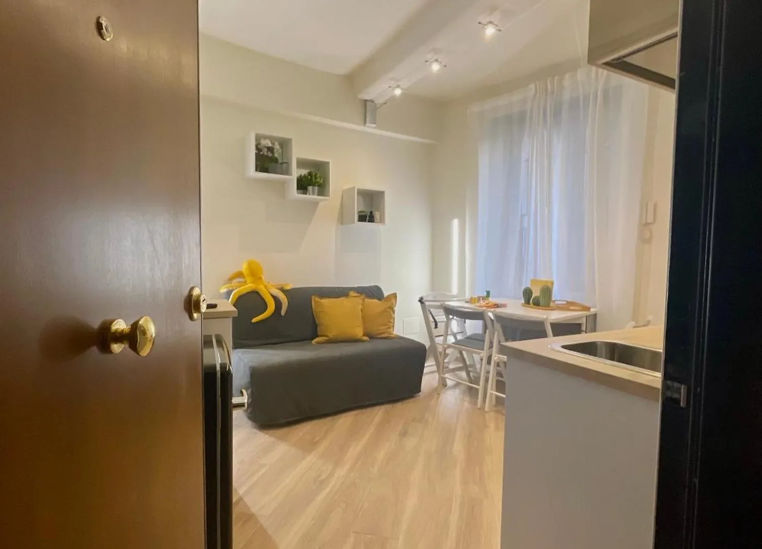 Happy Family Apartments Incantesimo Genoa Italy
